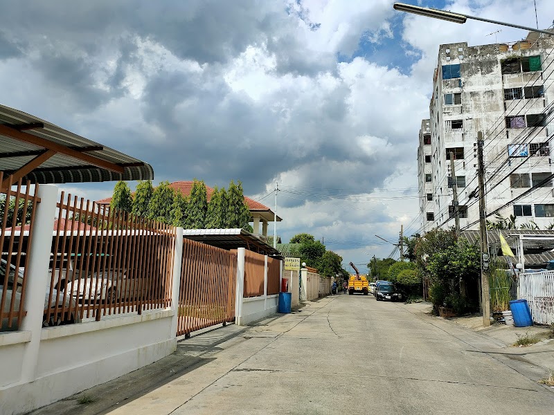 Sarasinee Condominium