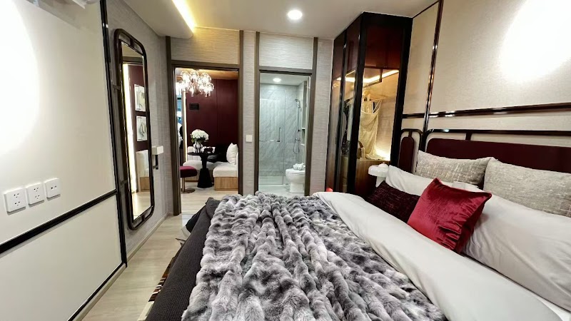 Life Ratchada - Rama 9