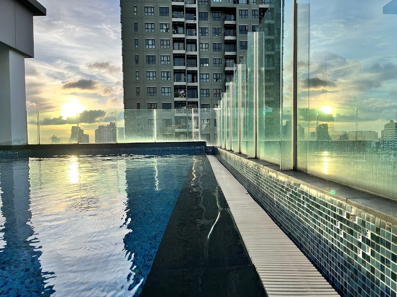 The Rich Sathon-Taksin