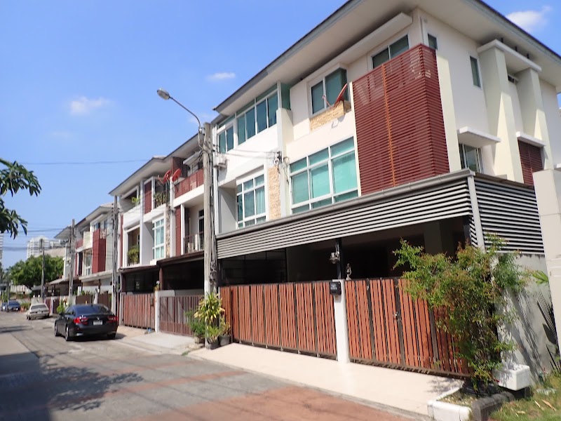 Thanapat Haus Sathorn-Narathiwas