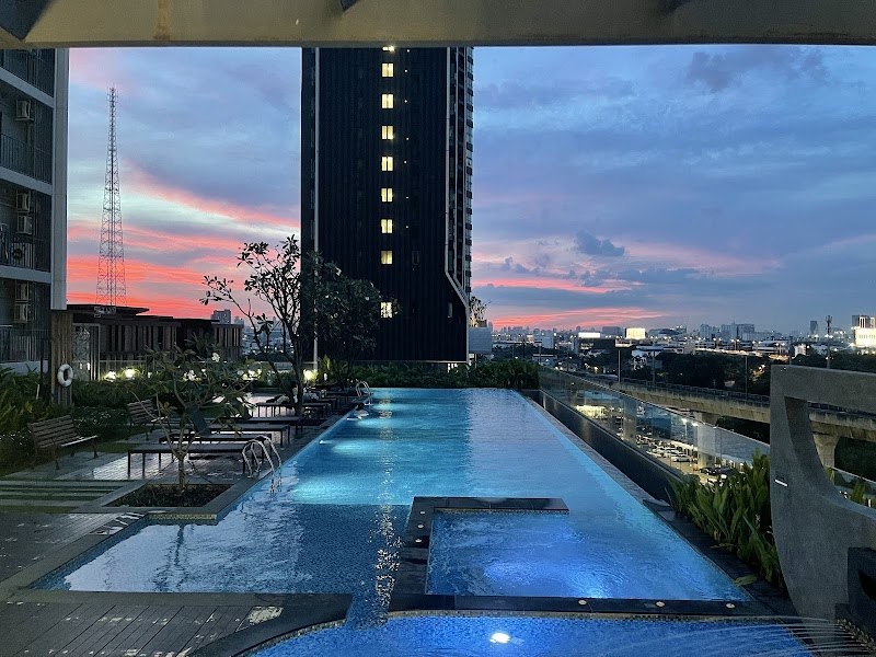 Rich Park Triple Station