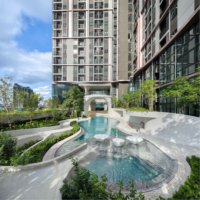 Altitude Unicorn Sathorn Thapra