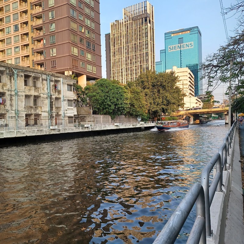 The Capital Condo Ekkamai-Thong Lo