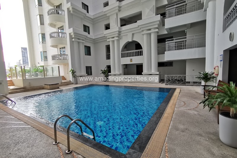 Royal Castle Sukhumvit