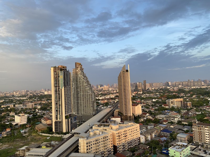 Centric Tiwanon Station